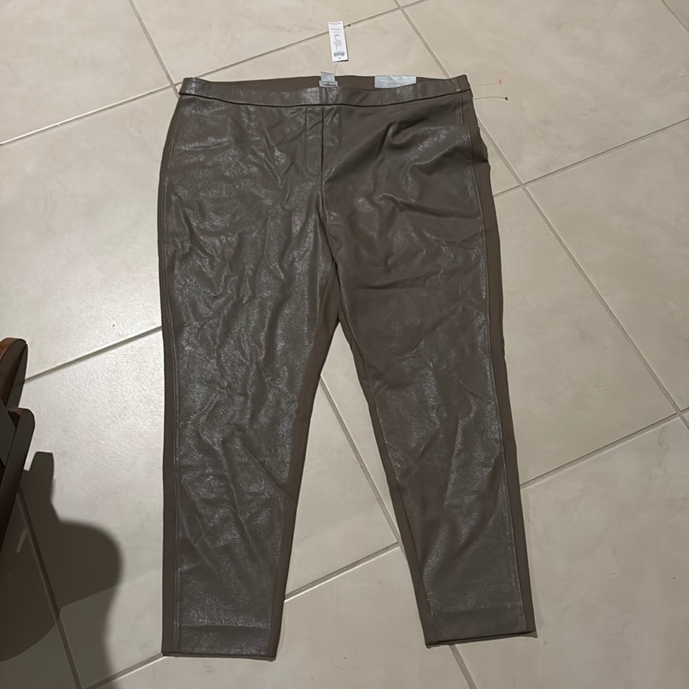 NWT $80 chicos sz 4 sz 20 vinyl pants stretchy 847